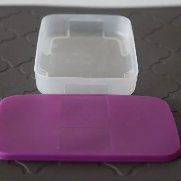 Tupperware Large and Medium Square Container Set - Picture 5 of 8